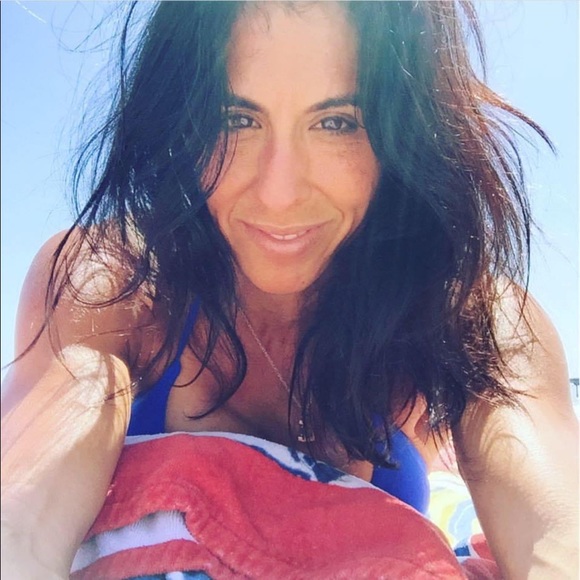 Meet your Posher, Karen - Picture 2 of 11